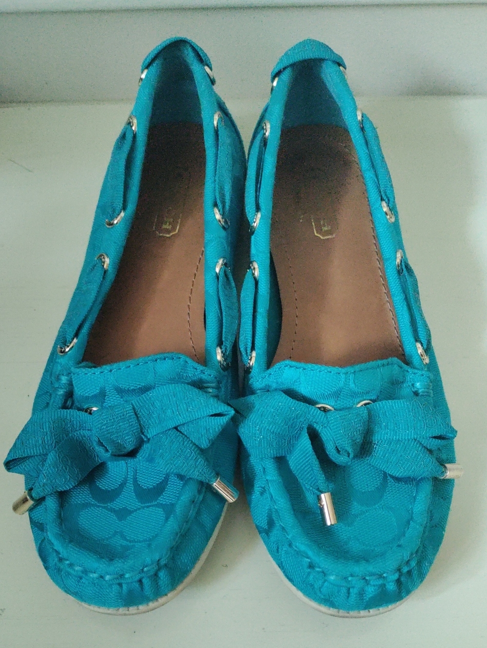 Coach Carissa Signature Canvas Boat Shoes/Loafers – Size 5B